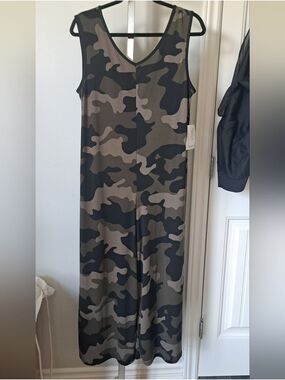 LULAROE NATALIE Camo jumper sleeveless tank wide leg army green black M *flaw*